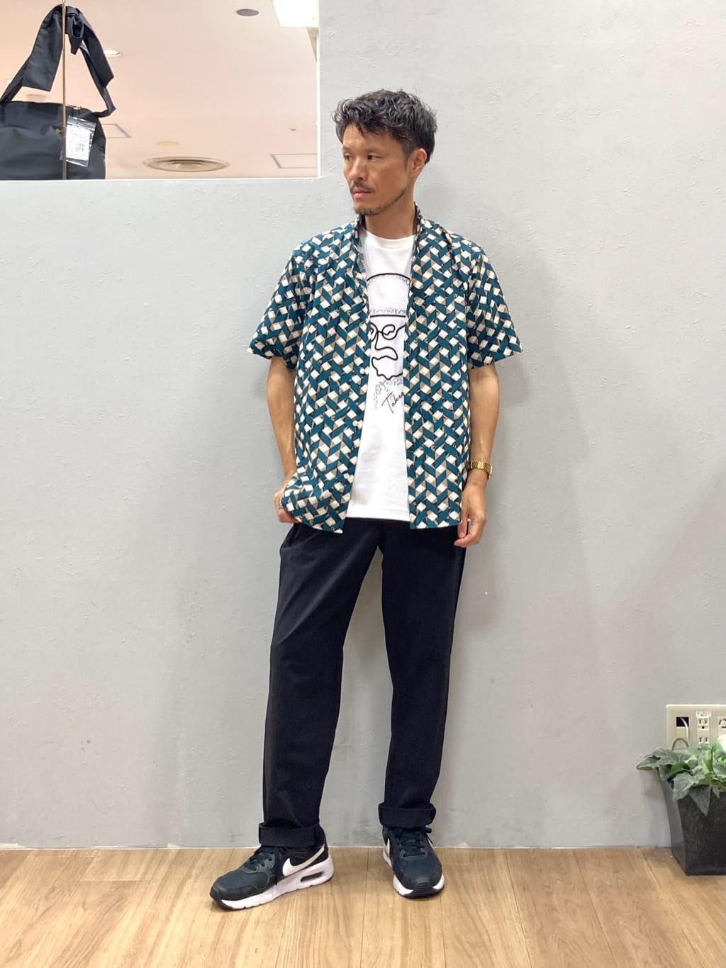 TAKEO KIKUCHIの【COOL CITY WEAR】籠目アート柄 サッカーシャツ /通気性を使ったコーディネートを紹介します。｜Rakuten Fashion(楽天ファッション／旧楽天ブランドアベニュー)6092023