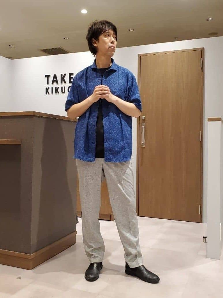 TAKEO KIKUCHIのマイクロパズル柄 半袖シャツを使ったコーディネートを紹介します。｜Rakuten Fashion(楽天ファッション／旧楽天ブランドアベニュー)6093102