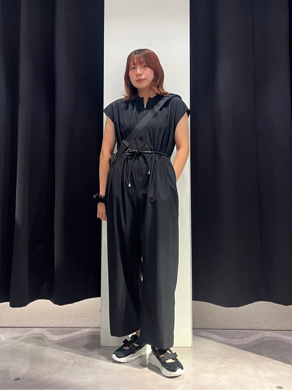 Vinのフレンチスリーブオールインワンを使ったコーディネートを紹介します。｜Rakuten Fashion(楽天ファッション／旧楽天ブランドアベニュー)6093585