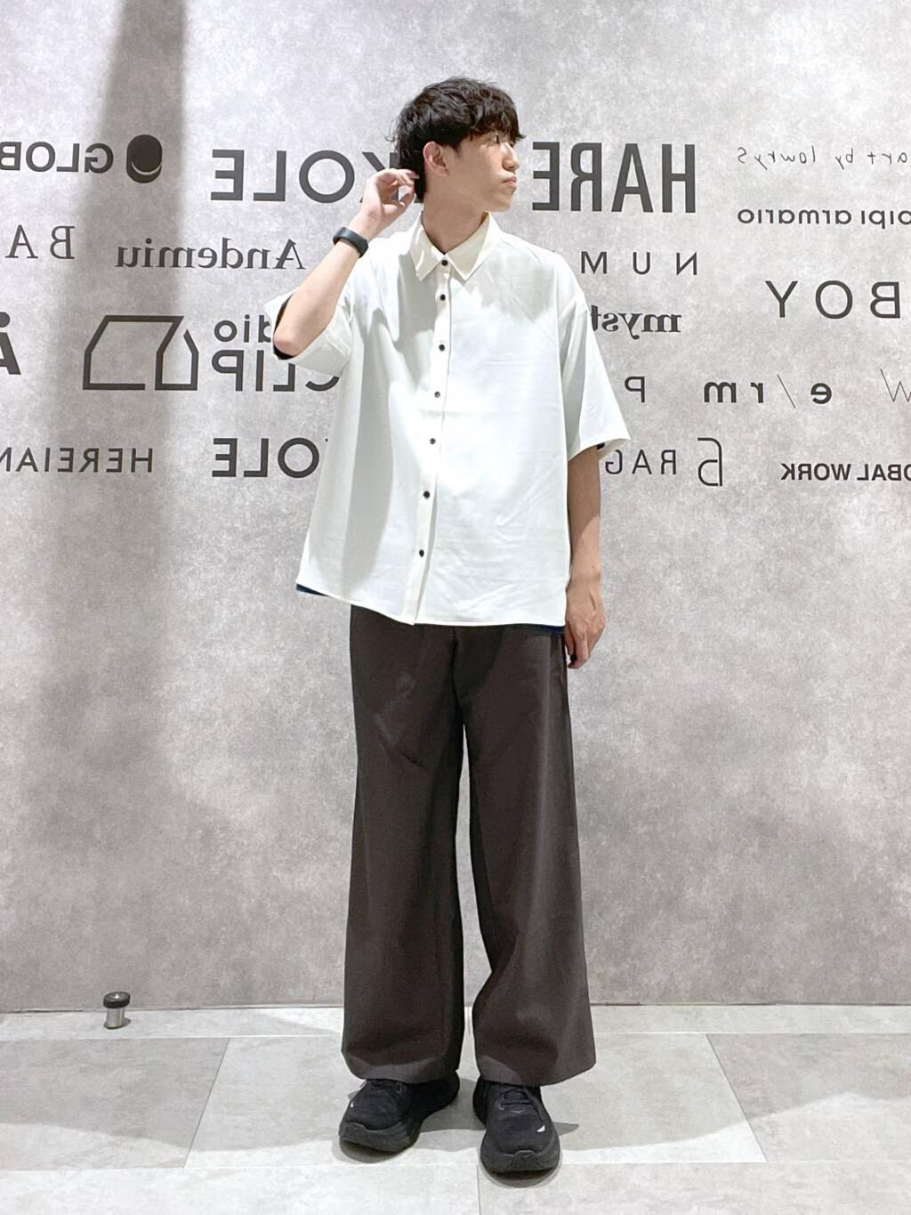 LAKOLEのイージークリーン半袖シャツを使ったコーディネートを紹介します。｜Rakuten Fashion(楽天ファッション／旧楽天ブランドアベニュー)6094103