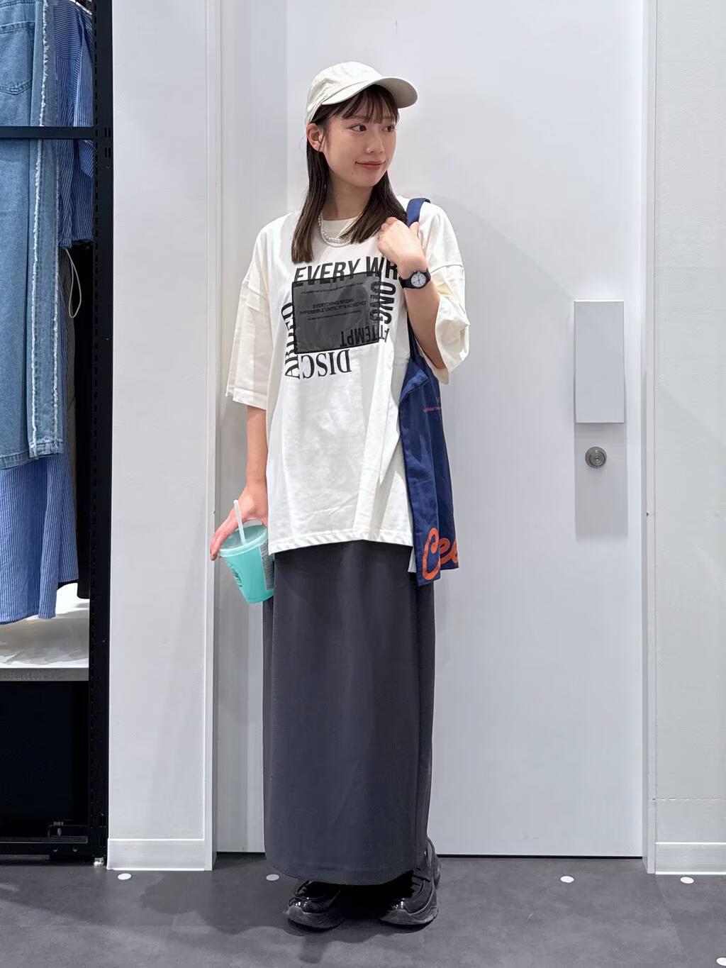 LAKOLEのオーガンジープリントTを使ったコーディネートを紹介します。｜Rakuten Fashion(楽天ファッション／旧楽天ブランドアベニュー)6094064