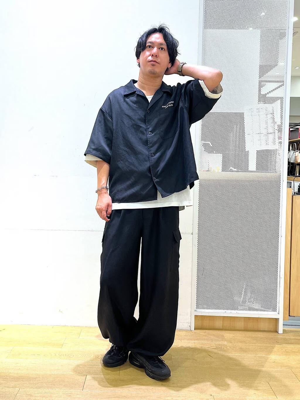 LAKOLEのレイヤード刺繍半袖シャツを使ったコーディネートを紹介します。｜Rakuten Fashion(楽天ファッション／旧楽天ブランドアベニュー)6094112