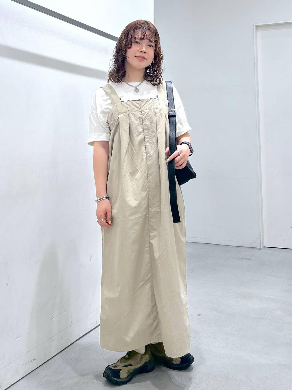 LAKOLEのタック入りベルトジャンスカを使ったコーディネートを紹介します。｜Rakuten Fashion(楽天ファッション／旧楽天ブランドアベニュー)6094114