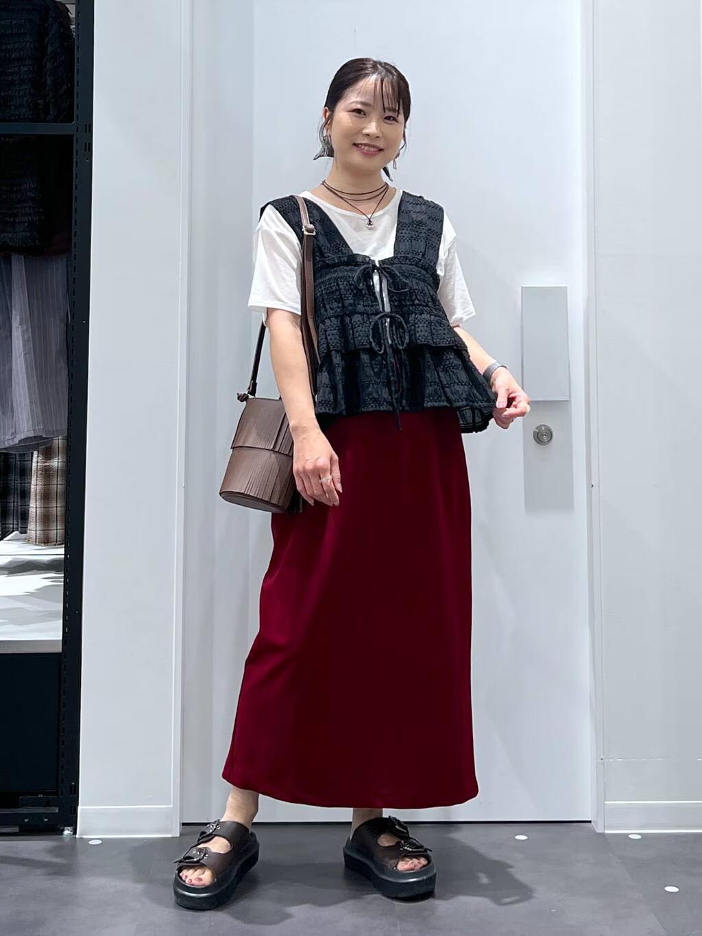 LAKOLEのモールストライプビスチェを使ったコーディネートを紹介します。｜Rakuten Fashion(楽天ファッション／旧楽天ブランドアベニュー)6094073