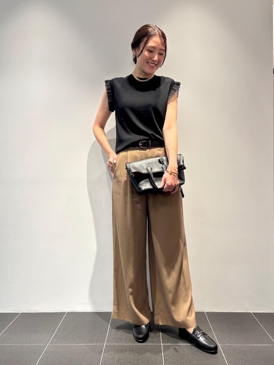 1er Arrondissementのグリッターラッフルニットタンクを使ったコーディネートを紹介します。｜Rakuten Fashion(楽天ファッション／旧楽天ブランドアベニュー)6094491