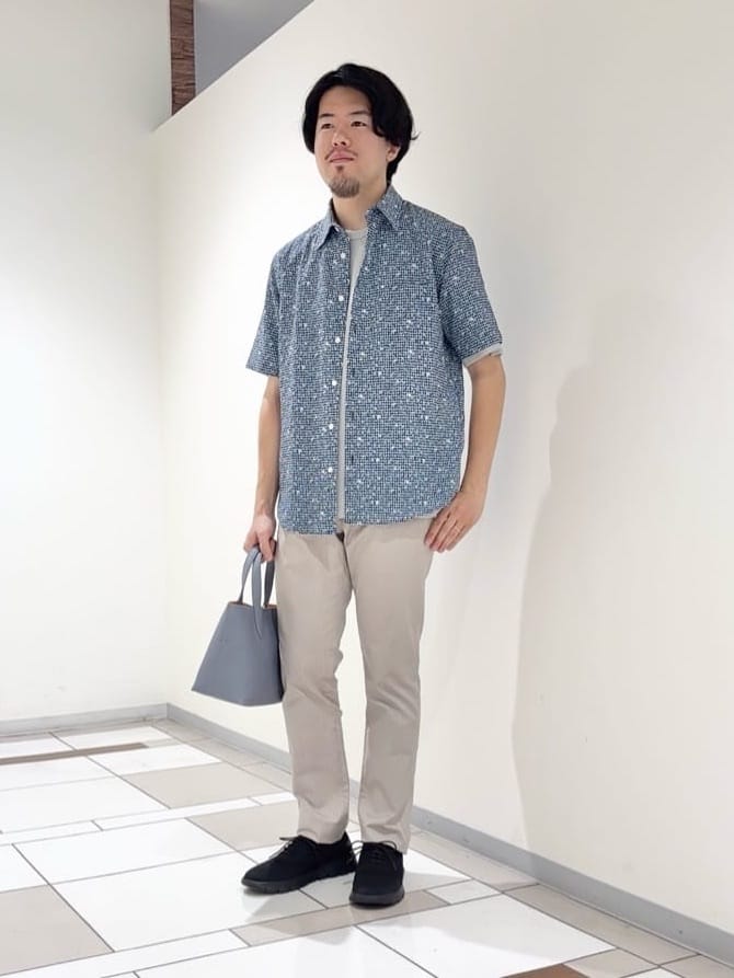 TAKEO KIKUCHIの【無地・チェック・ボタニカル柄】リップル シャツを使ったコーディネートを紹介します。｜Rakuten Fashion(楽天ファッション／旧楽天ブランドアベニュー)6094580
