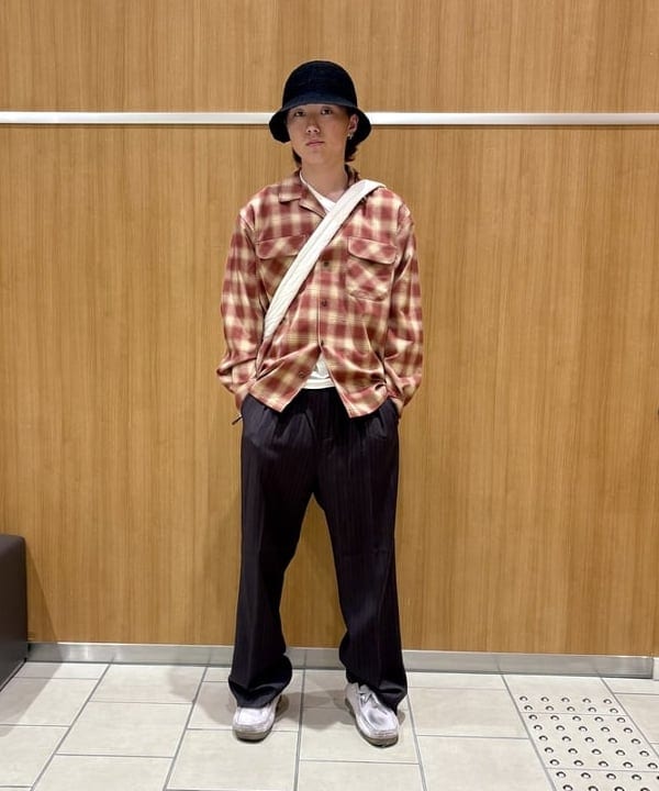 BEAMS HEARTのポリエステル レーヨン オンブレーチェック シャツを使ったコーディネートを紹介します。｜Rakuten Fashion(楽天ファッション／旧楽天ブランドアベニュー)6096143