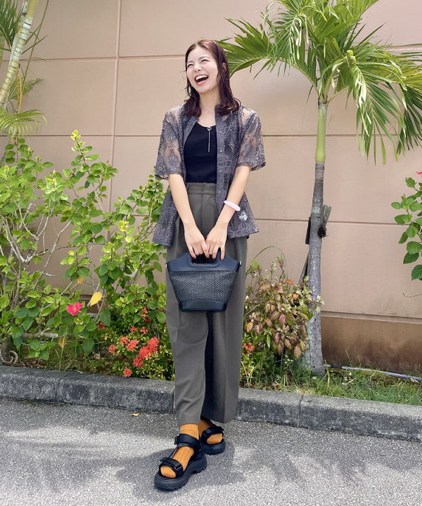 BEAMS HEARTのグルカ スラックス パンツを使ったコーディネートを紹介します。｜Rakuten Fashion(楽天ファッション／旧楽天ブランドアベニュー)6099110