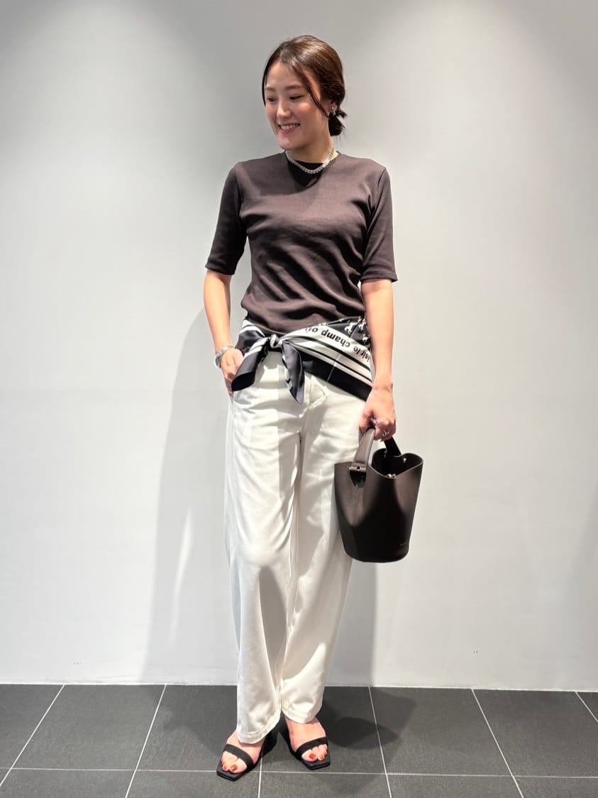 1er Arrondissementのリブ5分袖Tシャツを使ったコーディネートを紹介します。｜Rakuten Fashion(楽天ファッション／旧楽天ブランドアベニュー)6100073