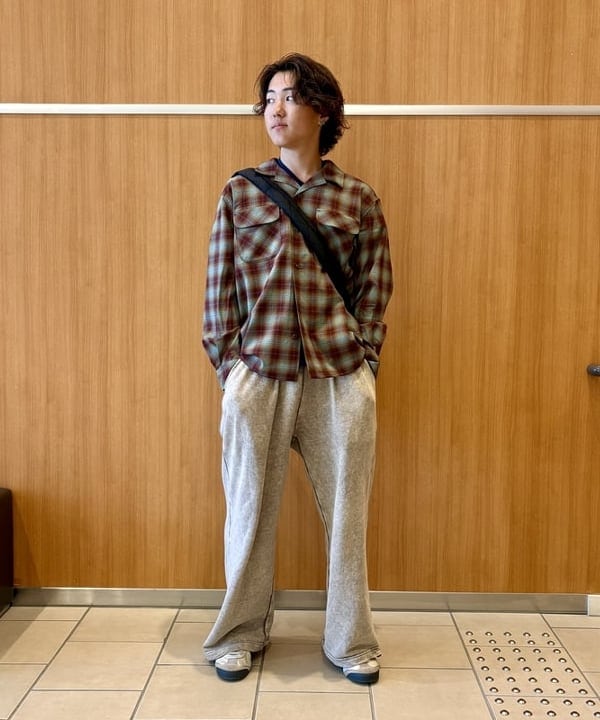 BEAMS HEARTのポリエステル レーヨン オンブレーチェック シャツを使ったコーディネートを紹介します。｜Rakuten Fashion(楽天ファッション／旧楽天ブランドアベニュー)6101122