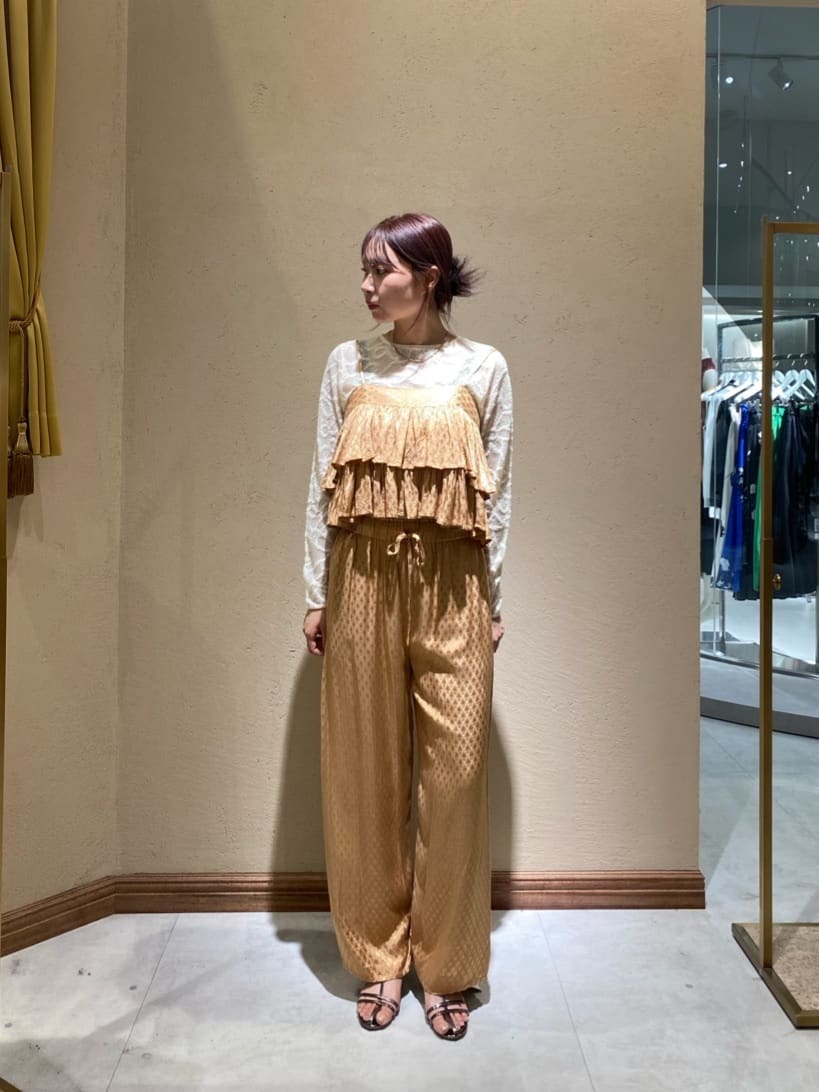 Vinのバックリボンティアードキャミビスチェを使ったコーディネートを紹介します。｜Rakuten Fashion(楽天ファッション／旧楽天ブランドアベニュー)6102773