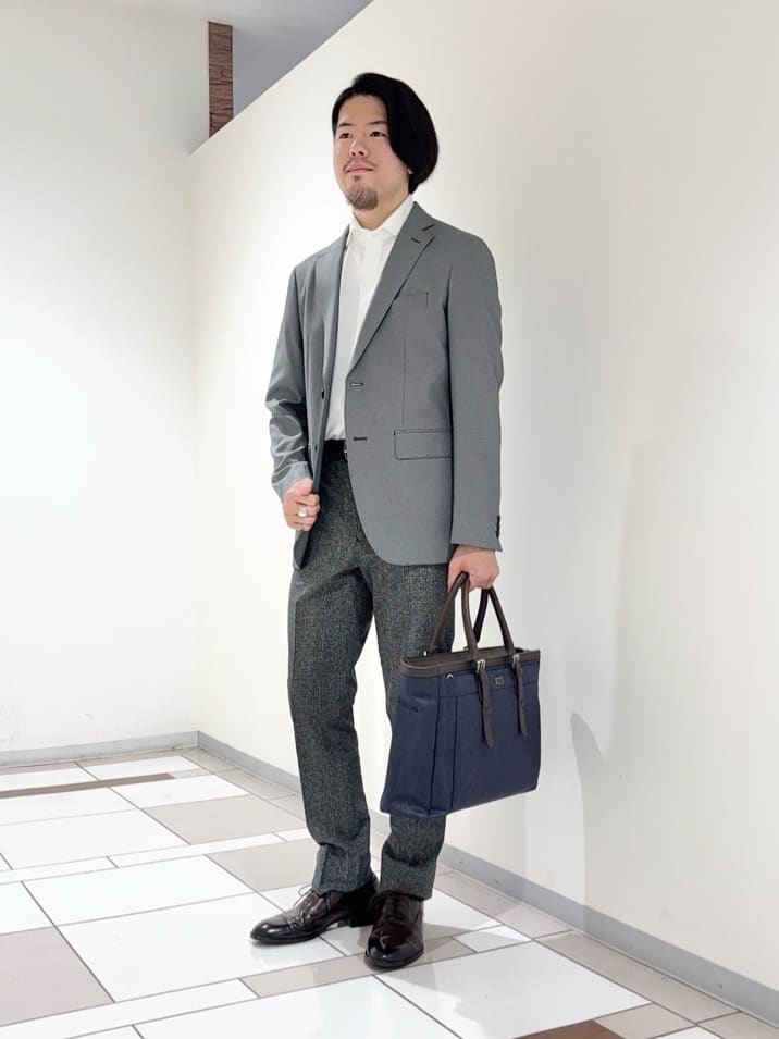 TAKEO KIKUCHIの【ONOFF/セットアップ対応】メランジ シャークスキン ストレッチジャケットを使ったコーディネートを紹介します。｜Rakuten Fashion(楽天ファッション／旧楽天ブランドアベニュー)6103096