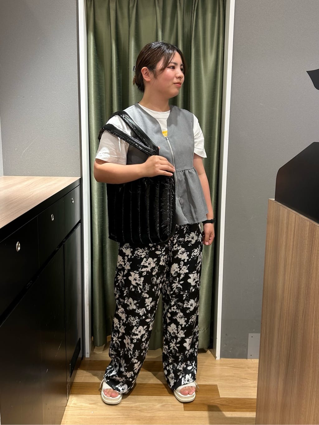 Green Parksのイージーケア柄パンツを使ったコーディネートを紹介します。｜Rakuten Fashion(楽天ファッション／旧楽天ブランドアベニュー)6104585