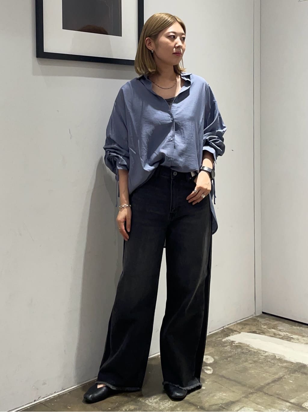 AMERICAN HOLICのシアーバックギャザーリボンシャツを使ったコーディネートを紹介します。｜Rakuten Fashion(楽天ファッション／旧楽天ブランドアベニュー)6106393