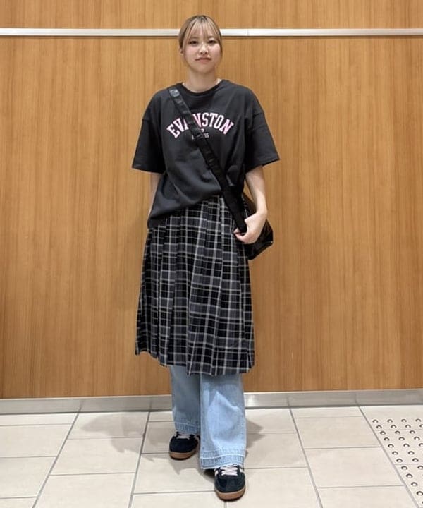 BEAMS HEARTのフロッキー カレッジロゴ Tシャツを使ったコーディネートを紹介します。｜Rakuten Fashion(楽天ファッション／旧楽天ブランドアベニュー)6106589