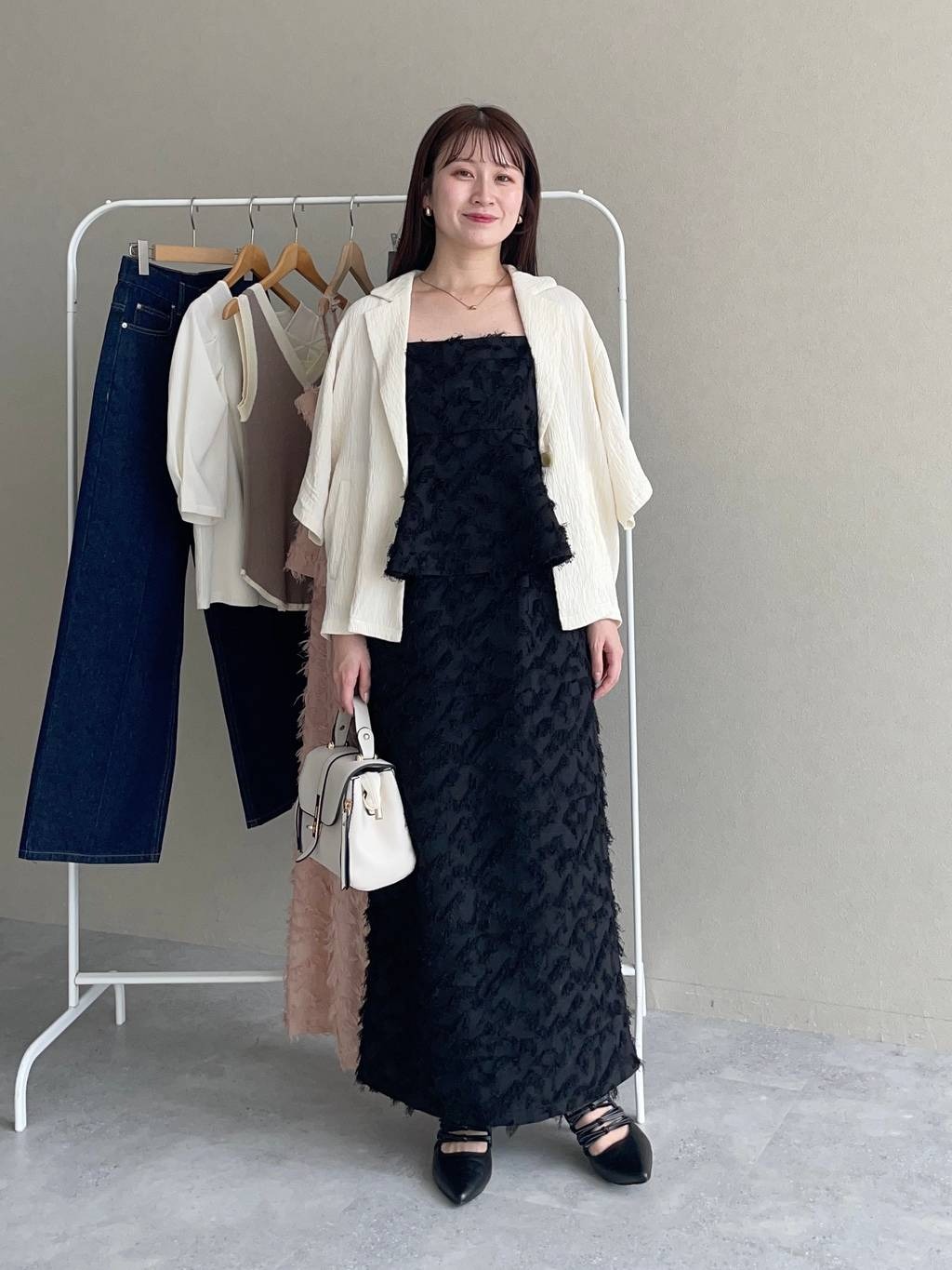 mysty womanのカットジャガードペプラムキャミワンピースを使ったコーディネートを紹介します。｜Rakuten Fashion(楽天ファッション／旧楽天ブランドアベニュー)6106563