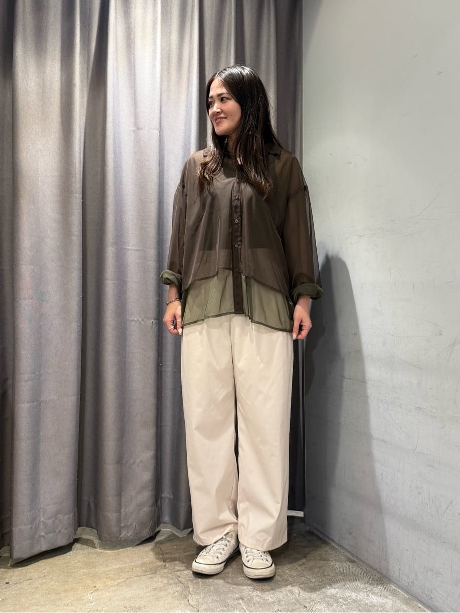 AMERICAN HOLICのシアーレイヤード配色シャツを使ったコーディネートを紹介します。｜Rakuten Fashion(楽天ファッション／旧楽天ブランドアベニュー)6107286