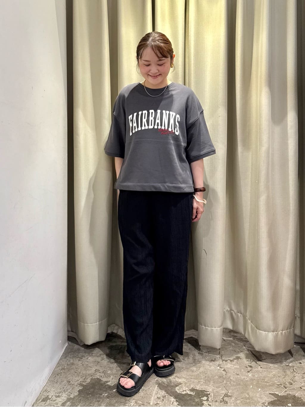 AMERICAN HOLICのアソートロゴルーズドルマンプルオーバーを使ったコーディネートを紹介します。｜Rakuten Fashion(楽天ファッション／旧楽天ブランドアベニュー)6107452