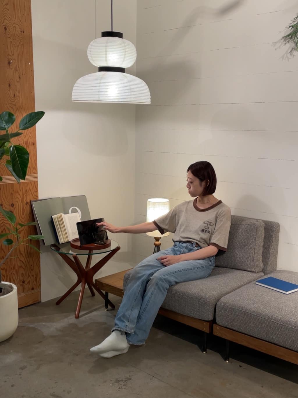 journal standard FurnitureのBETHEL LAMP SMALL ベゼルテーブルランプ スモールを使ったコーディネートを紹介します。｜Rakuten Fashion(楽天ファッション／旧楽天ブランドアベニュー)6107496