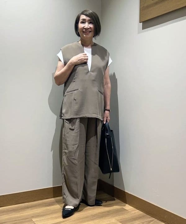 BEAMS HEARTのキーネック オーバー ベストを使ったコーディネートを紹介します。｜Rakuten Fashion(楽天ファッション／旧楽天ブランドアベニュー)6113521