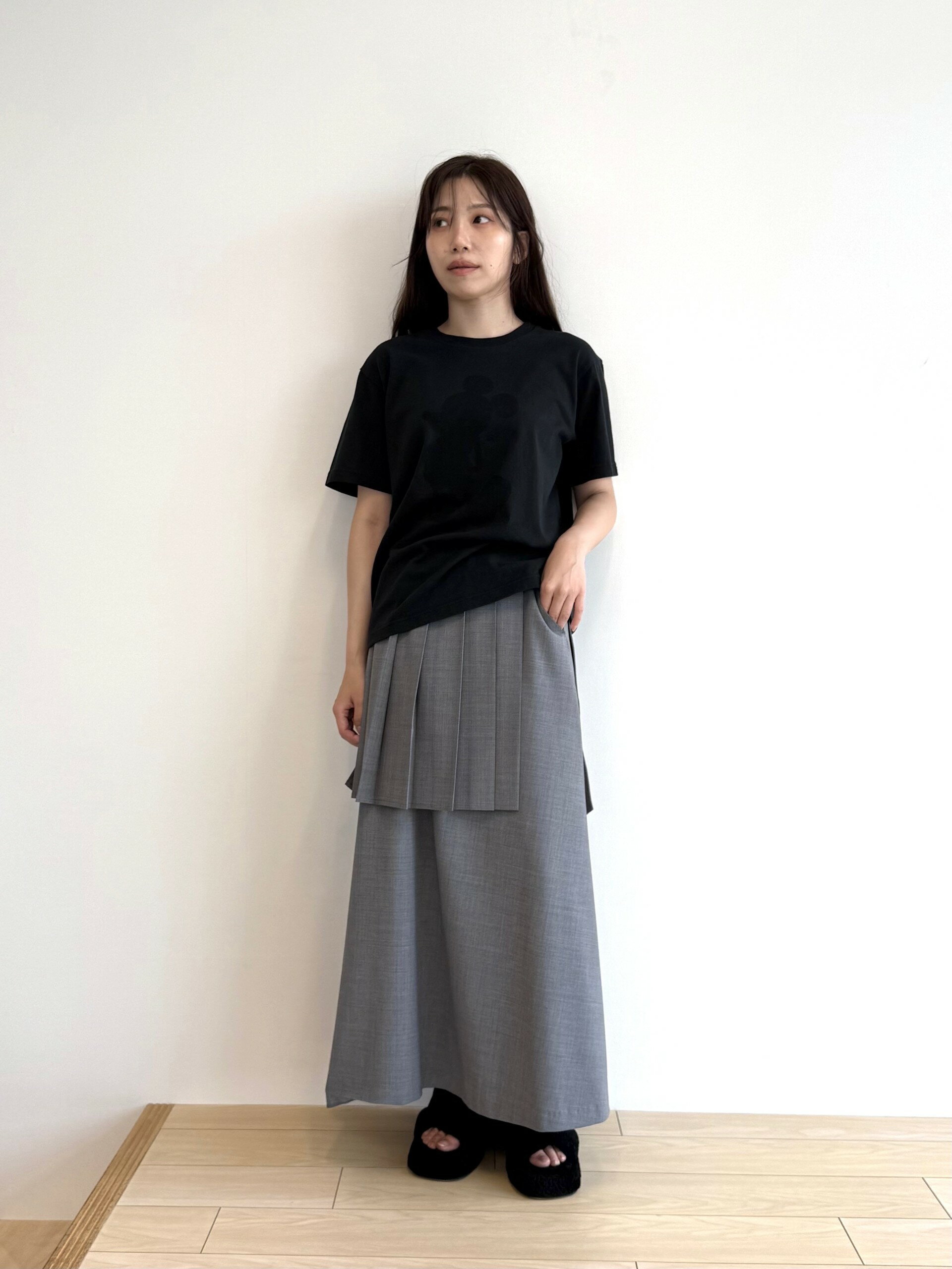 LOVELESSの【ミッキーマウス / LOVELESS限定】プリントTシャツ(フロントシルエットスタイル)を使ったコーディネートを紹介します。｜Rakuten Fashion(楽天ファッション／旧楽天ブランドアベニュー)6117812