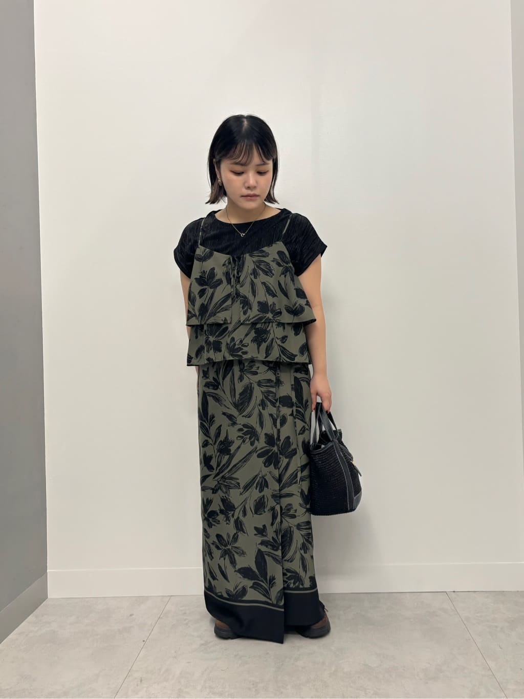 Vinの箔プリーツトップスを使ったコーディネートを紹介します。｜Rakuten Fashion(楽天ファッション／旧楽天ブランドアベニュー)6119276