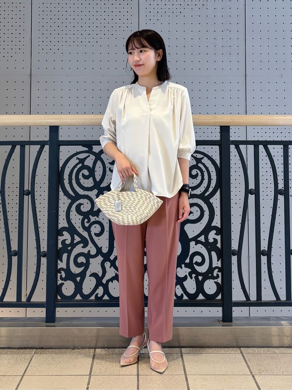 UNITED ARROWS LTD. OUTLET | タック イージー テーパードパンツ <A