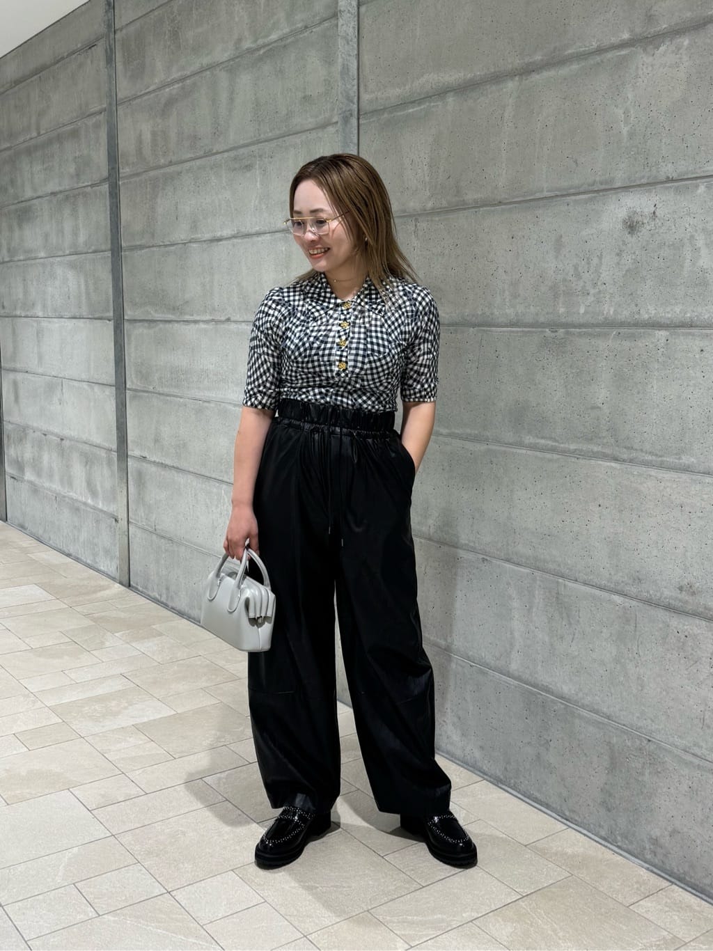 早い者勝ち】美品【SACRA】レザーライク パンツ36 UNITED ARROWS