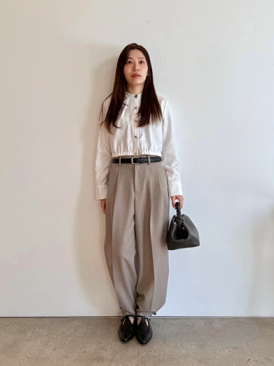 LOVELESSのタッククロップドバンドカラーシャツを使ったコーディネートを紹介します。｜Rakuten Fashion(楽天ファッション／旧楽天ブランドアベニュー)6121821