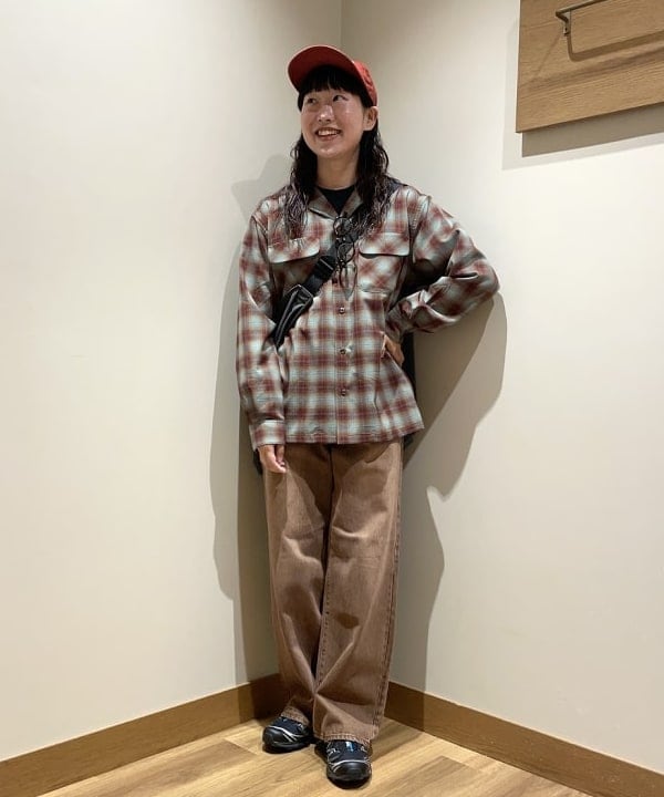 BEAMS HEARTのブラスト ワイド ストレート デニムを使ったコーディネートを紹介します。｜Rakuten Fashion(楽天ファッション／旧楽天ブランドアベニュー)6125257