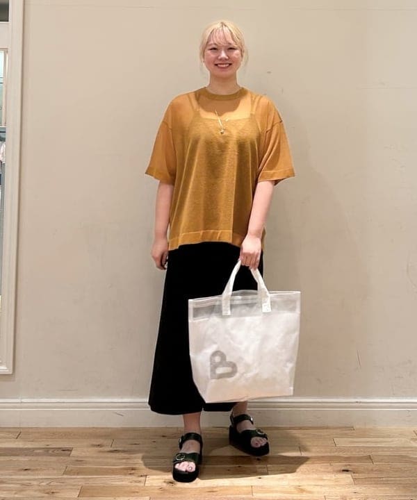 BEAMS HEARTのB-HEARTロゴ ビッグ ポリエチレン バッグを使ったコーディネートを紹介します。｜Rakuten Fashion(楽天ファッション／旧楽天ブランドアベニュー)6125258