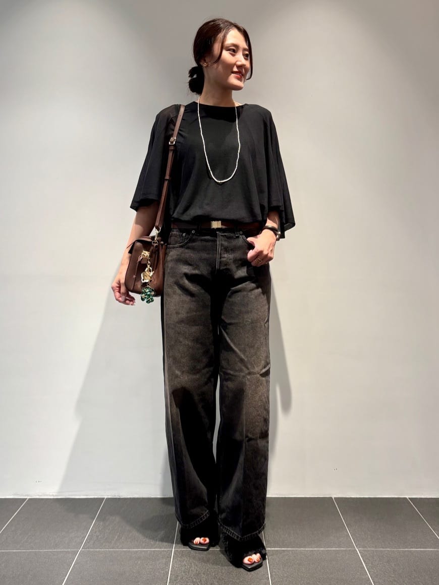 1er Arrondissementのケープレイヤードニットプルオーバーを使ったコーディネートを紹介します。｜Rakuten Fashion(楽天ファッション／旧楽天ブランドアベニュー)6125753