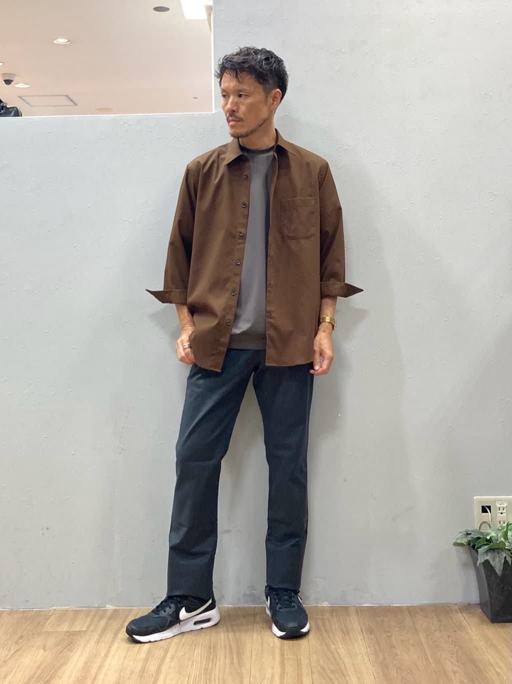 TAKEO KIKUCHIの【COOL CITY WEAR】DotAir(R)サッカー シャツを使ったコーディネートを紹介します。｜Rakuten Fashion(楽天ファッション／旧楽天ブランドアベニュー)6126543