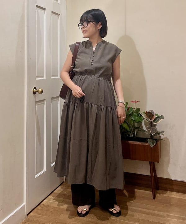 BEAMS HEARTの【秋まで使える】【洗濯機洗い可】スキッパー ティアード ワンピース 25AW フレンチスリーブ 秋色を使ったコーディネートを紹介します。｜Rakuten Fashion(楽天ファッション／旧楽天ブランドアベニュー)6127120