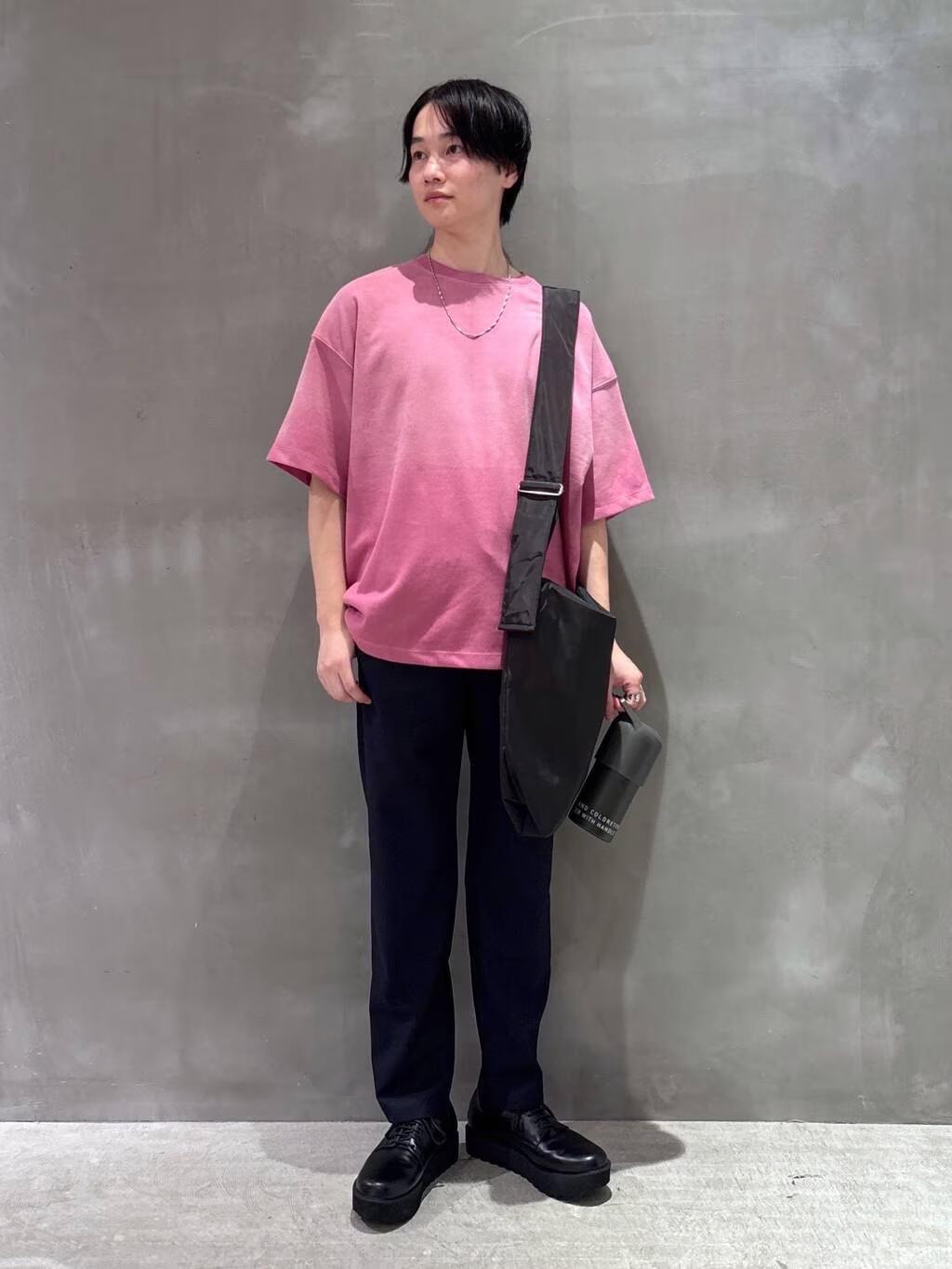 LAKOLEのグラデ加工TEEを使ったコーディネートを紹介します。｜Rakuten Fashion(楽天ファッション／旧楽天ブランドアベニュー)6127258