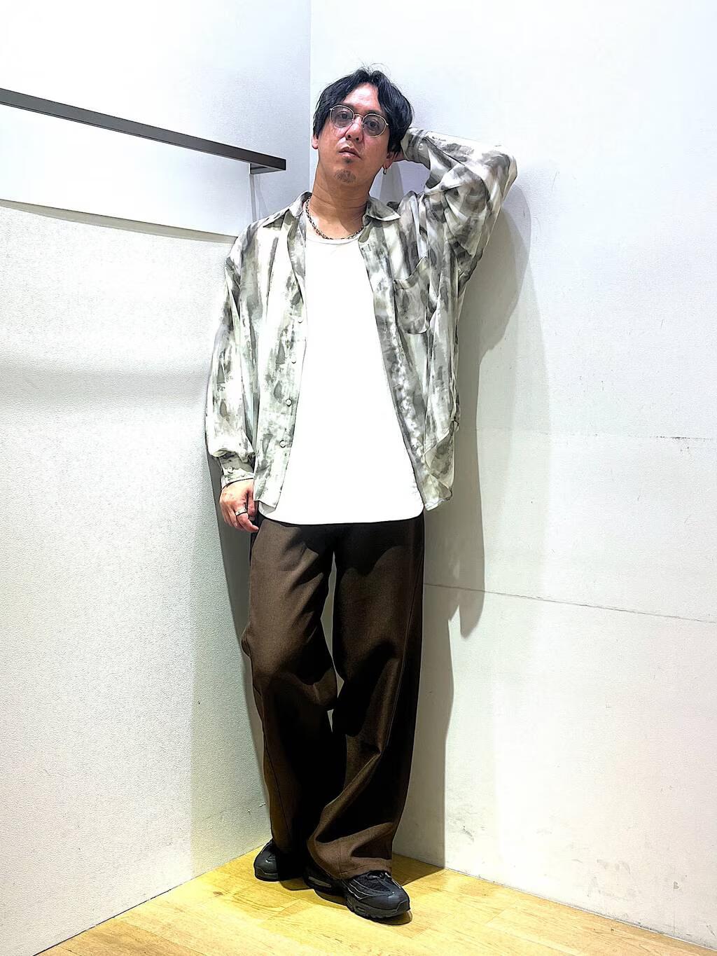 LAKOLEのシアー柄長袖シャツを使ったコーディネートを紹介します。｜Rakuten Fashion(楽天ファッション／旧楽天ブランドアベニュー)6127260