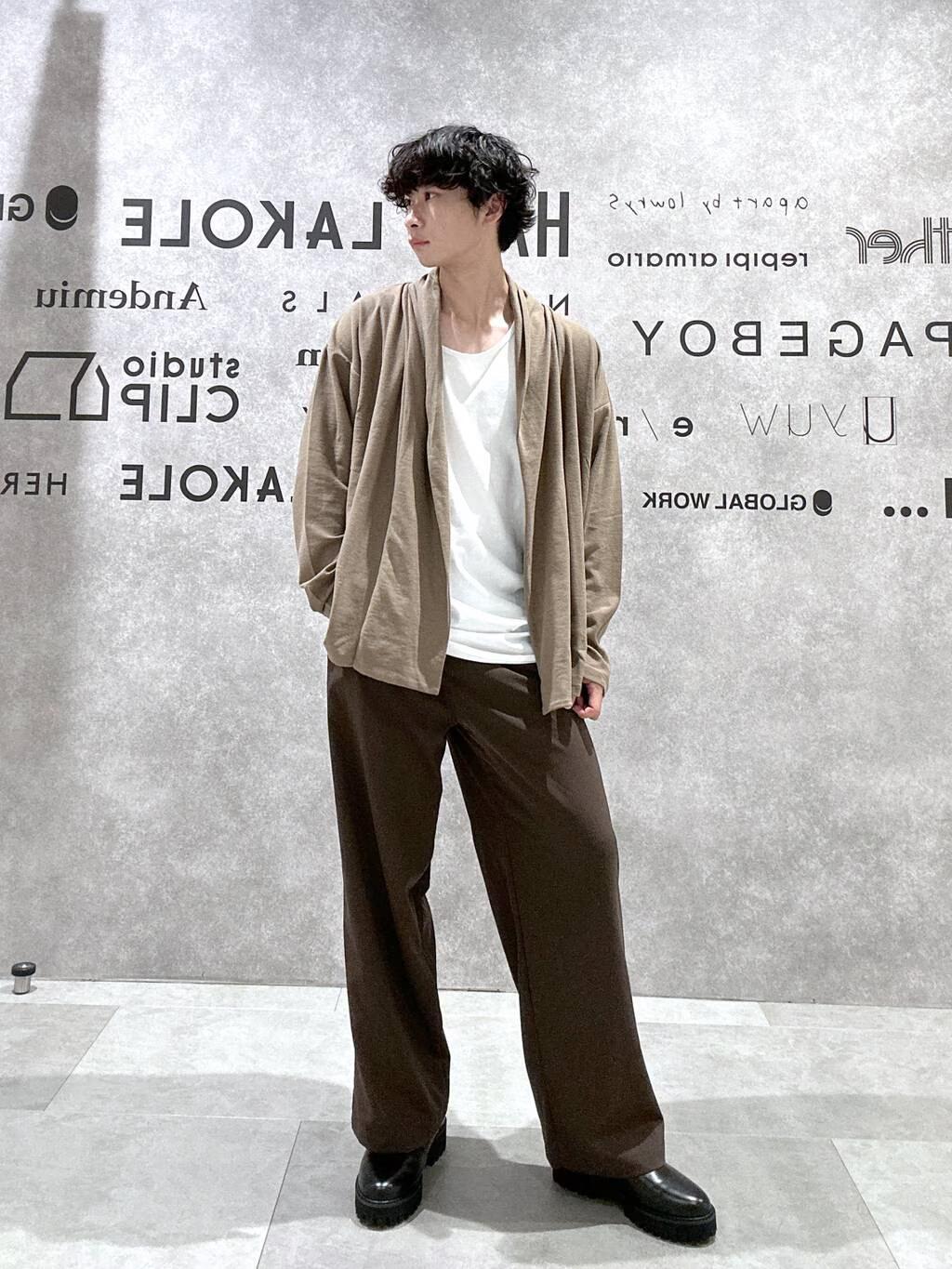 LAKOLEの梨地ショールカーデ長袖を使ったコーディネートを紹介します。｜Rakuten Fashion(楽天ファッション／旧楽天ブランドアベニュー)6127261