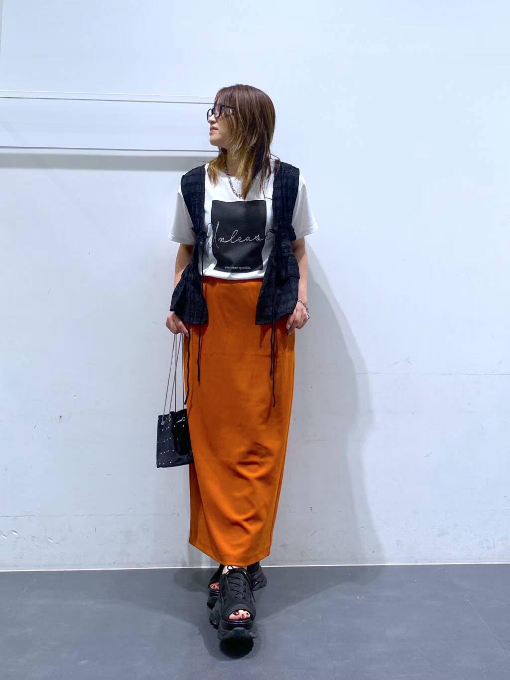 LAKOLEのモールストライプビスチェを使ったコーディネートを紹介します。｜Rakuten Fashion(楽天ファッション／旧楽天ブランドアベニュー)6127230