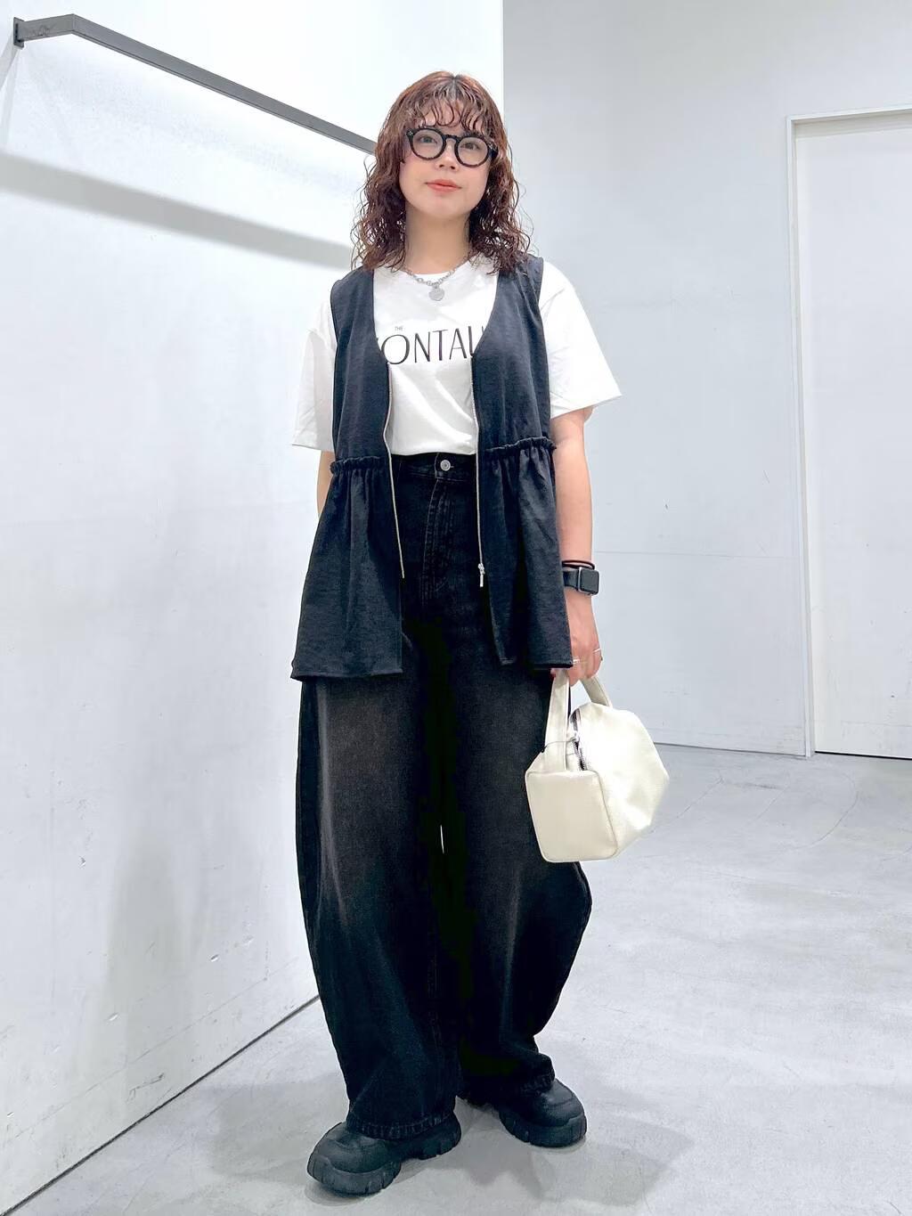 LAKOLEのフィブリルZIPベストを使ったコーディネートを紹介します。｜Rakuten Fashion(楽天ファッション／旧楽天ブランドアベニュー)6127237