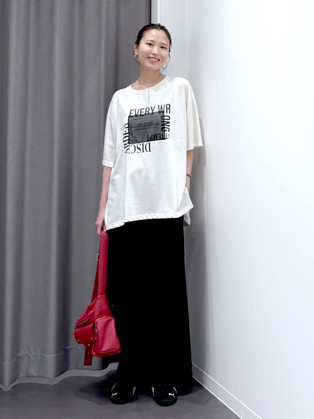 LAKOLEのオーガンジープリントTを使ったコーディネートを紹介します。｜Rakuten Fashion(楽天ファッション／旧楽天ブランドアベニュー)6127267