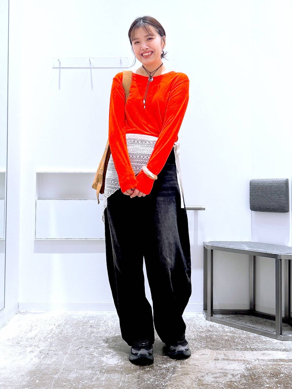 LAKOLEのスラブシアー長袖Tを使ったコーディネートを紹介します。｜Rakuten Fashion(楽天ファッション／旧楽天ブランドアベニュー)6127233