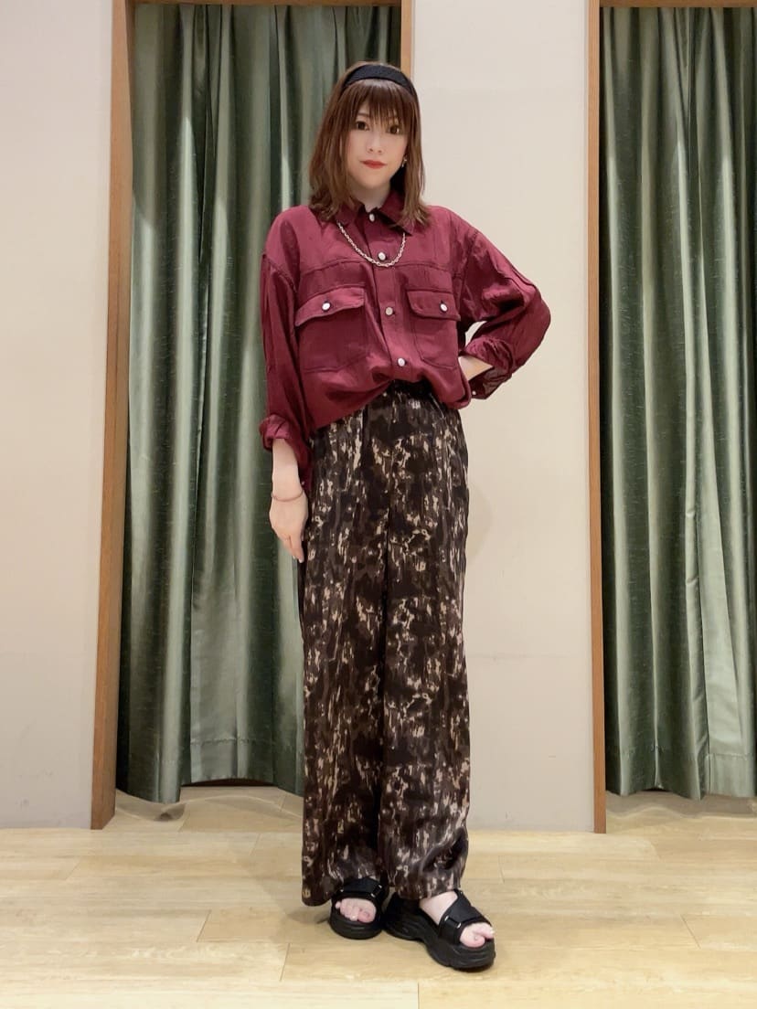 Green Parksのイージーケア柄パンツを使ったコーディネートを紹介します。｜Rakuten Fashion(楽天ファッション／旧楽天ブランドアベニュー)6128742