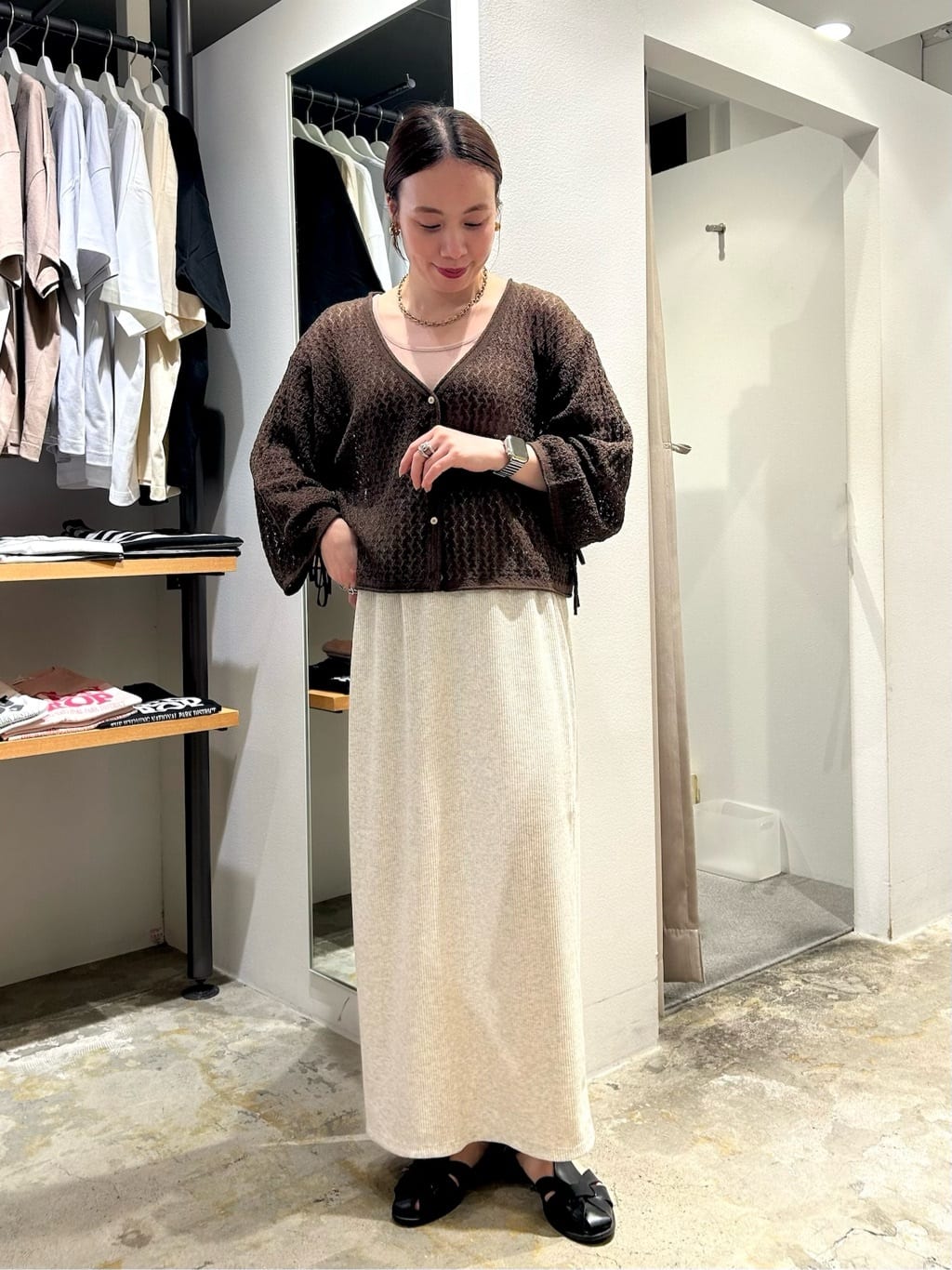 AMERICAN HOLICの2WAYレース編みニットカーディガンを使ったコーディネートを紹介します。｜Rakuten Fashion(楽天ファッション／旧楽天ブランドアベニュー)6131289