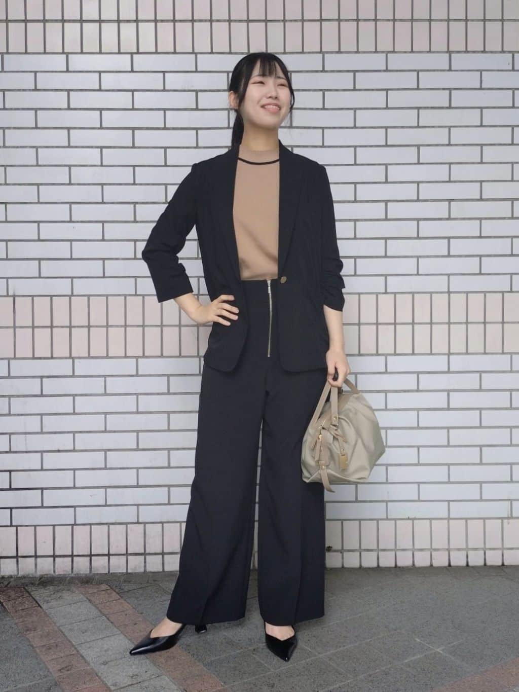 Vinのラインベルトナイロンハンドバッグを使ったコーディネートを紹介します。｜Rakuten Fashion(楽天ファッション／旧楽天ブランドアベニュー)6133191