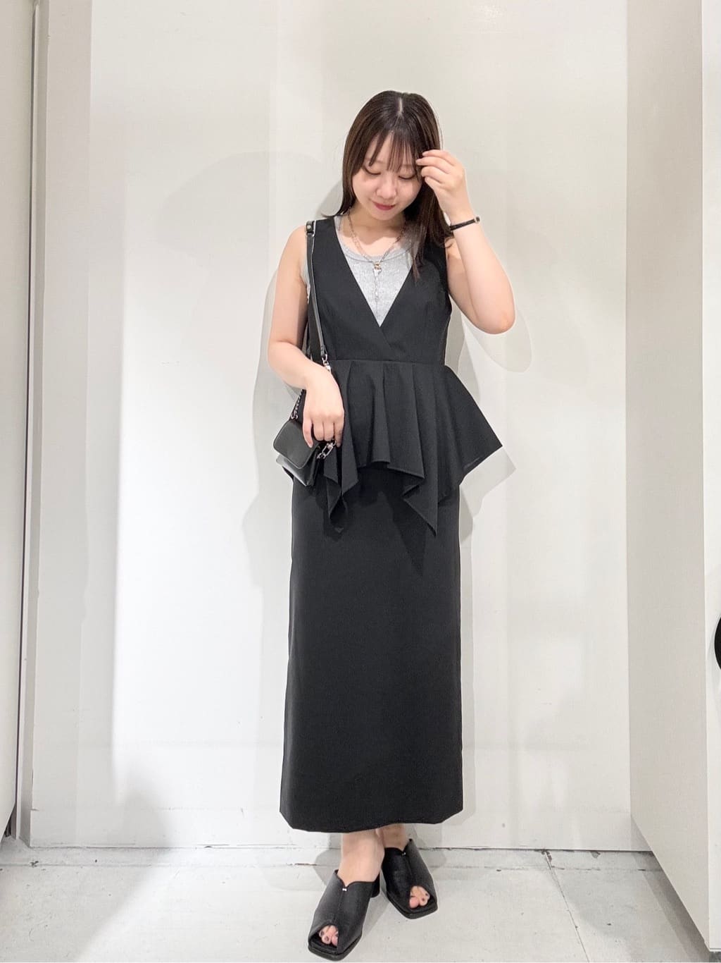 Vinのチュールトリミングラメタンクトップを使ったコーディネートを紹介します。｜Rakuten Fashion(楽天ファッション／旧楽天ブランドアベニュー)6133686