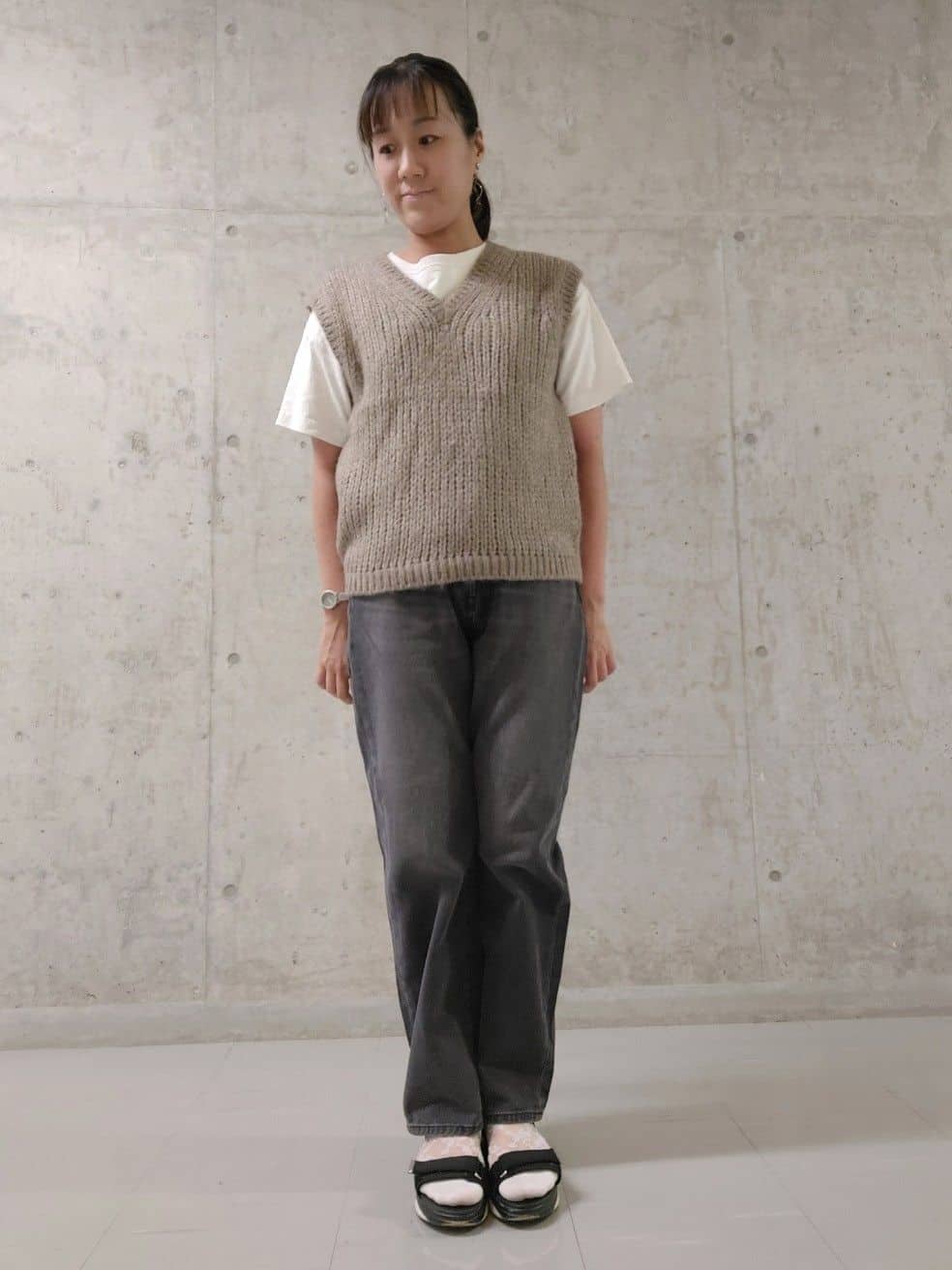 AMERICAN HOLICの【選べる丈】甘編みニットベストを使ったコーディネートを紹介します。｜Rakuten Fashion(楽天ファッション／旧楽天ブランドアベニュー)6134600