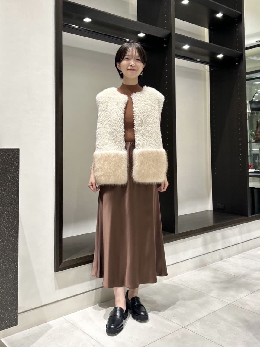 allurevilleのバック釦プルオーバーを使ったコーディネートを紹介します。｜Rakuten Fashion(楽天ファッション／旧楽天ブランドアベニュー)6136307