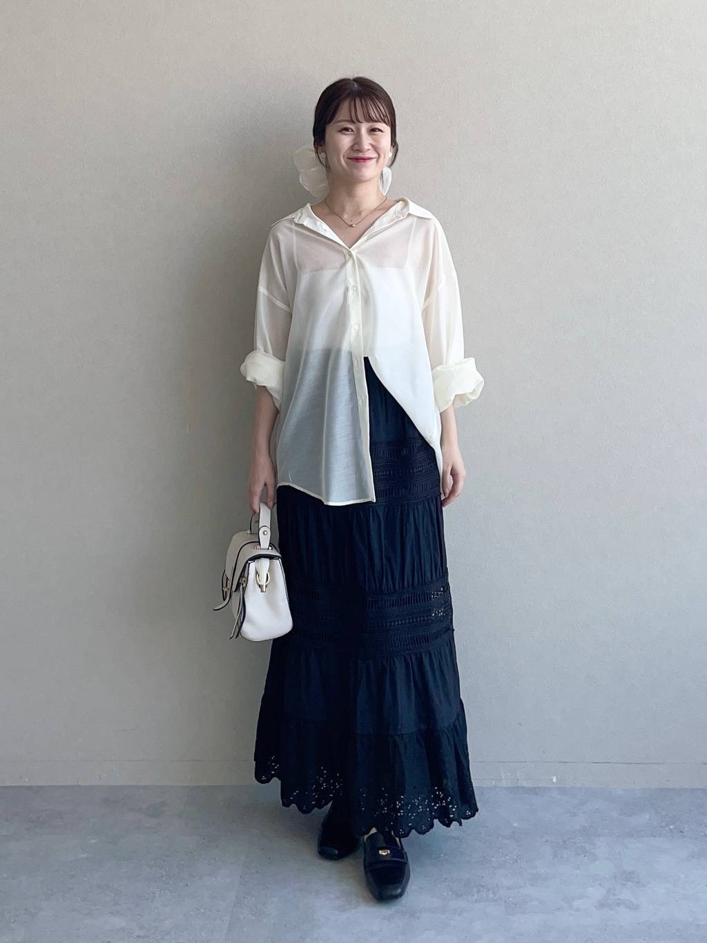 mysty womanのバックデザインシアーシャツを使ったコーディネートを紹介します。｜Rakuten Fashion(楽天ファッション／旧楽天ブランドアベニュー)6138961