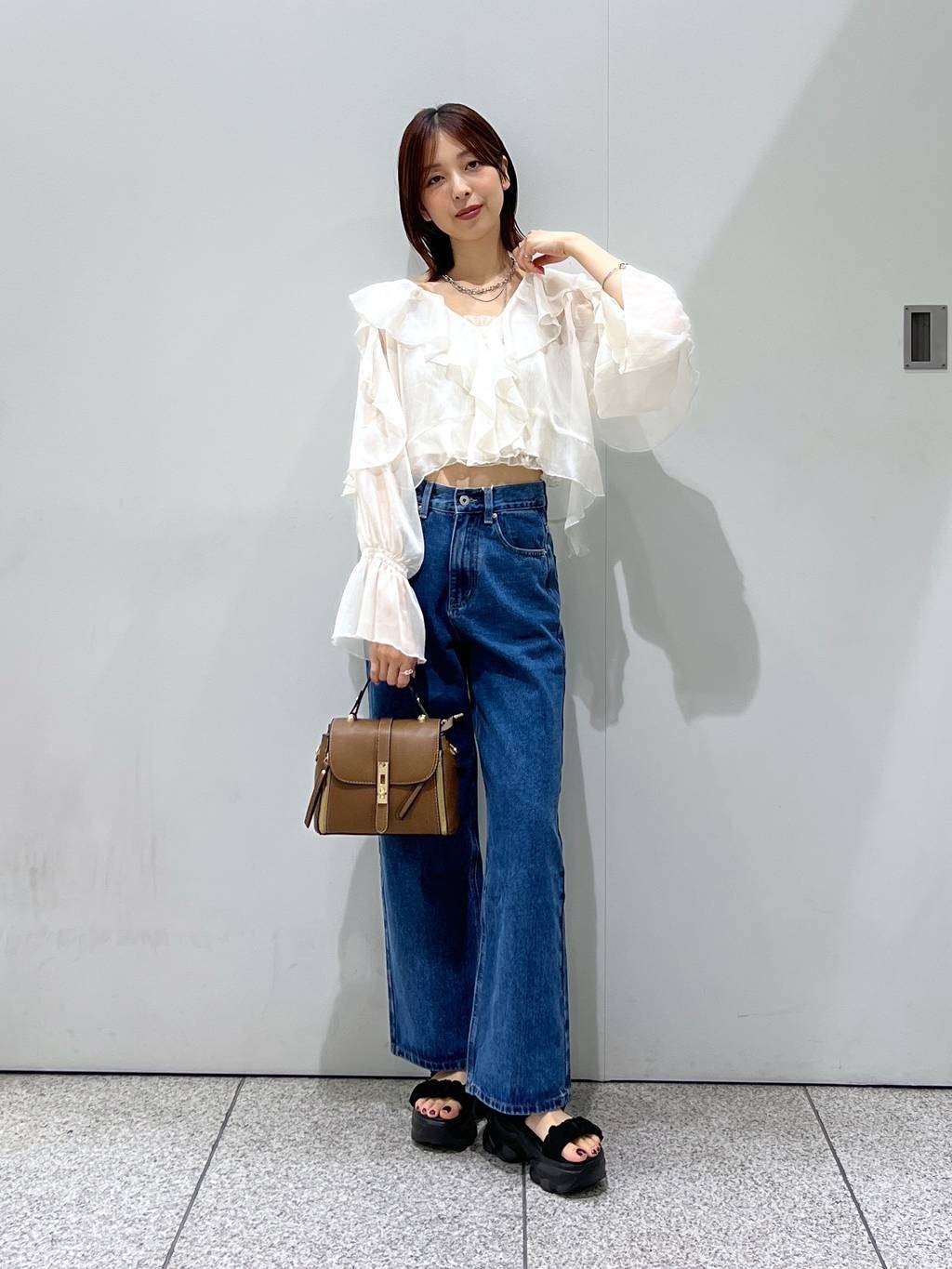 mysty womanのラッフルブラウスキャミSETを使ったコーディネートを紹介します。｜Rakuten Fashion(楽天ファッション／旧楽天ブランドアベニュー)6139973