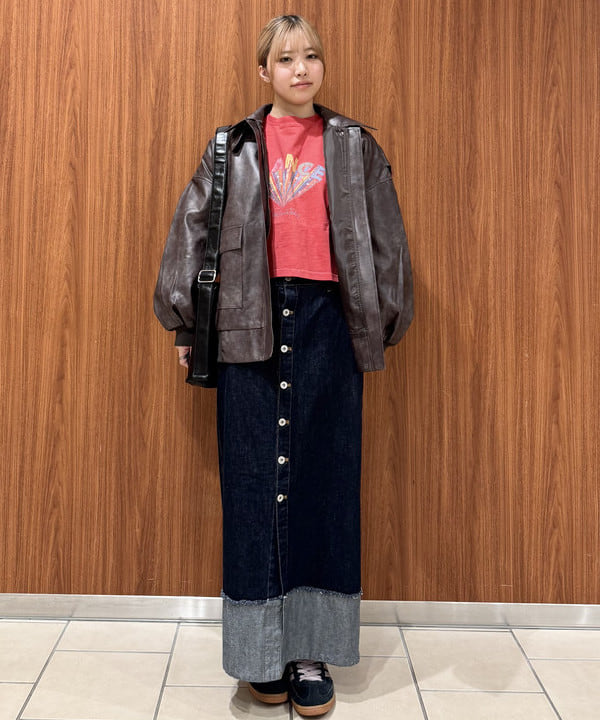 BEAMS HEARTのターンバックデニム ボタン スカート(S~M)を使ったコーディネートを紹介します。｜Rakuten Fashion(楽天ファッション／旧楽天ブランドアベニュー)6140266